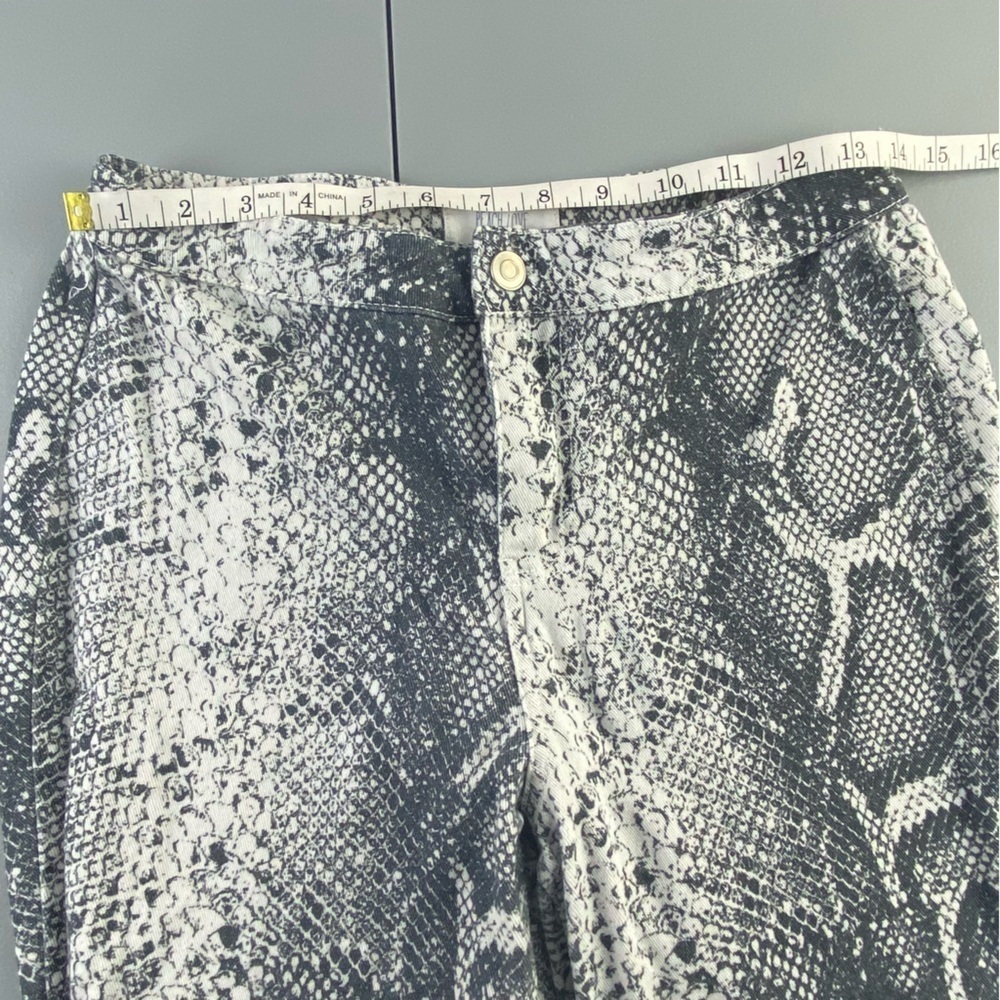 Peach Love California snake skin print stretchy bellbottom pants high waist - Picture 7 of 11